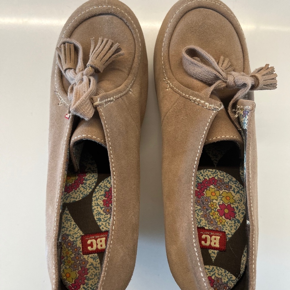 BC tan suede wedge